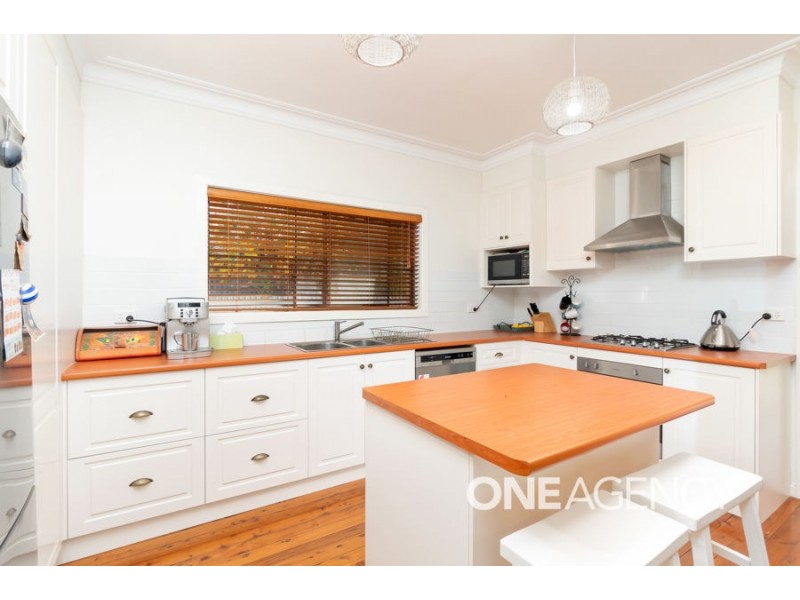 13 COCHRANE STREET, Kooringal NSW 2650