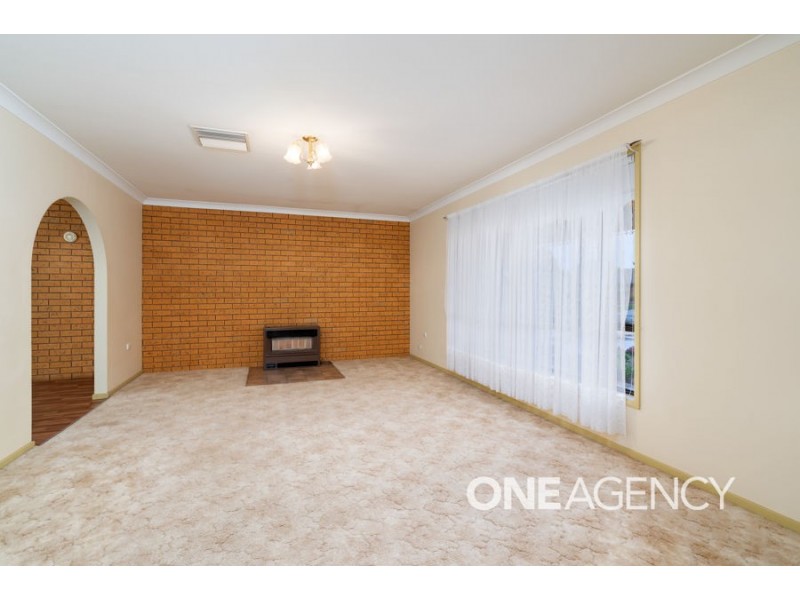 24 Adjin Street, Mount Austin NSW 2650