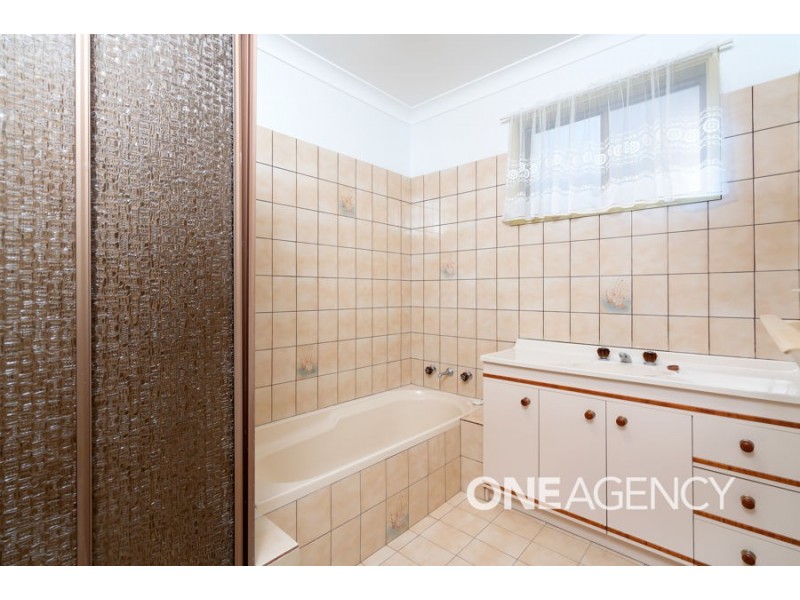 24 Adjin Street, Mount Austin NSW 2650