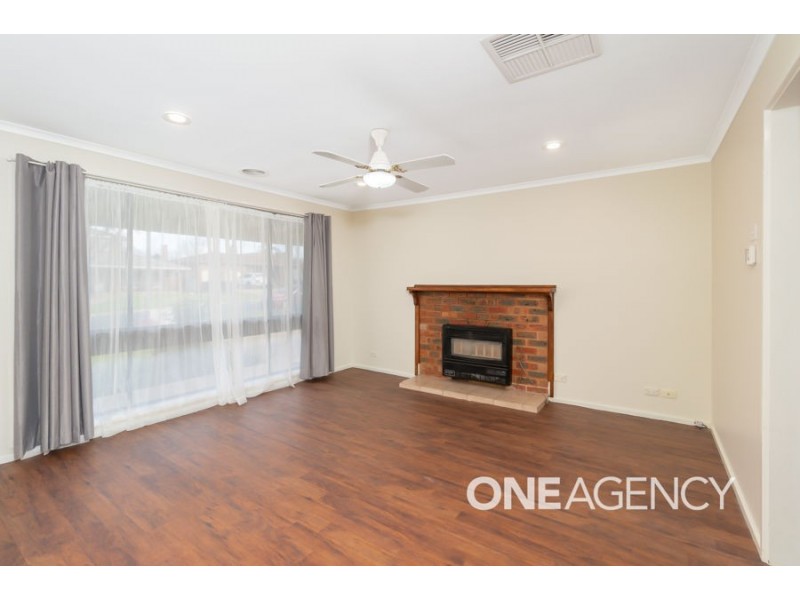 3 HUME STREET, Lake Albert NSW 2650