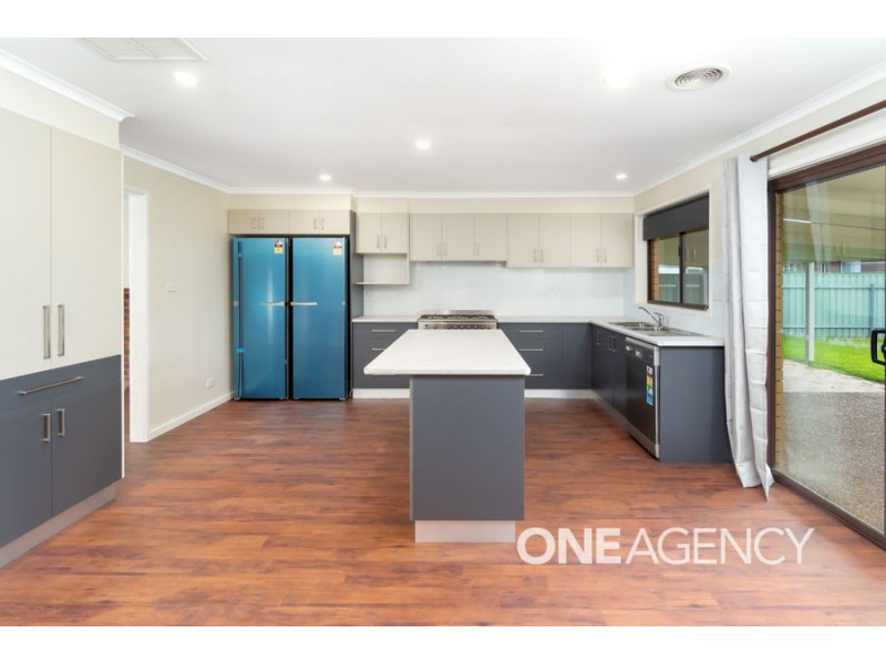 3 HUME STREET, Lake Albert NSW 2650