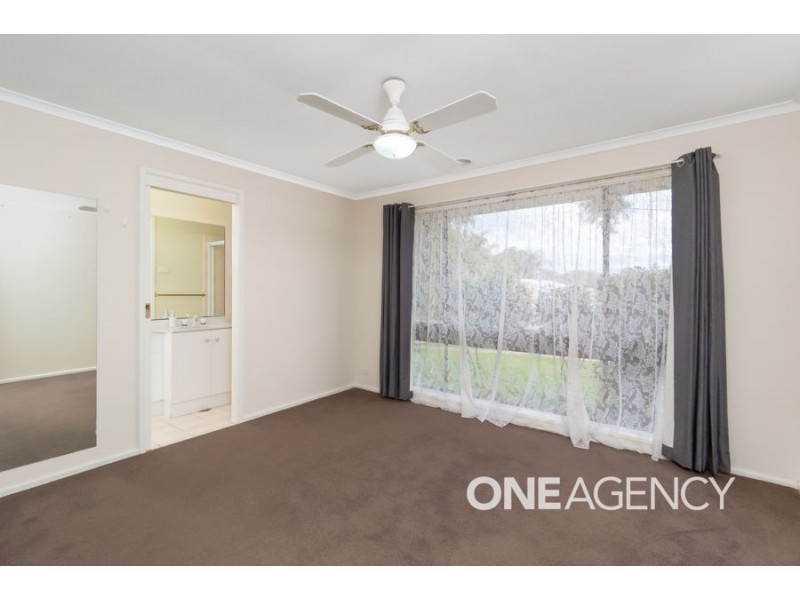 3 HUME STREET, Lake Albert NSW 2650