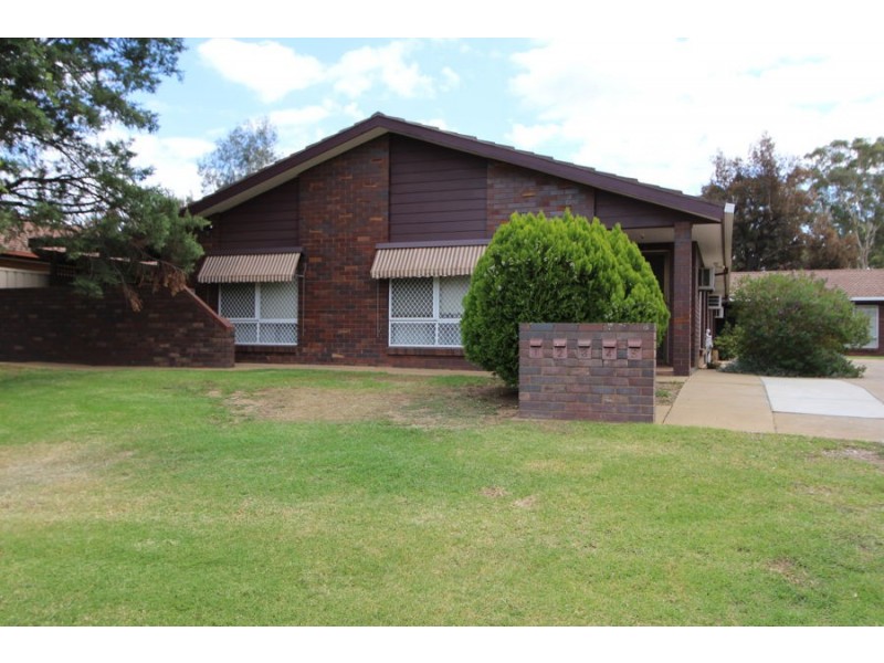 3/31 WREN STREET, Mount Austin NSW 2650