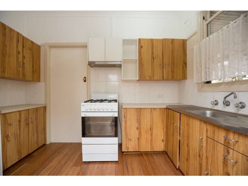 138 MACLEAY STREET, Mount Austin NSW 2650