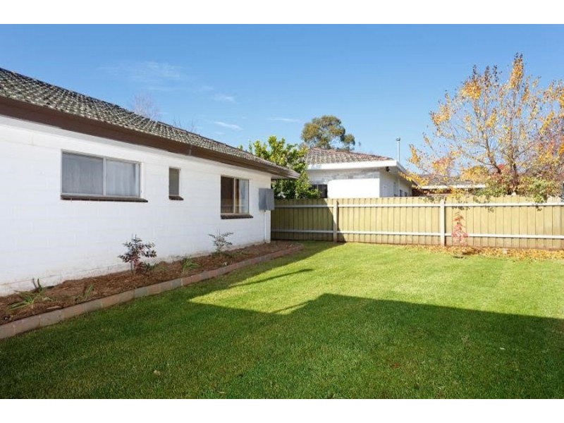 20 DALKEITH AVENUE, Lake Albert NSW 2650