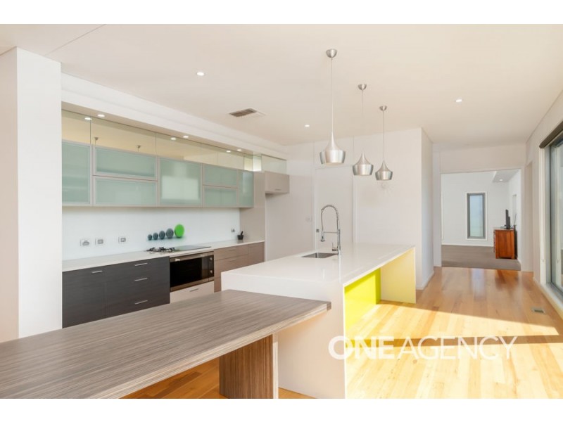 2 PLUNKETT DRIVE, Lake Albert NSW 2650