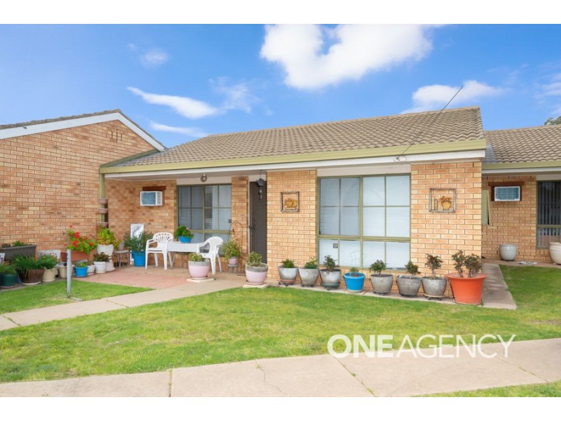 2/10 WEWAK STREET, Ashmont NSW 2650