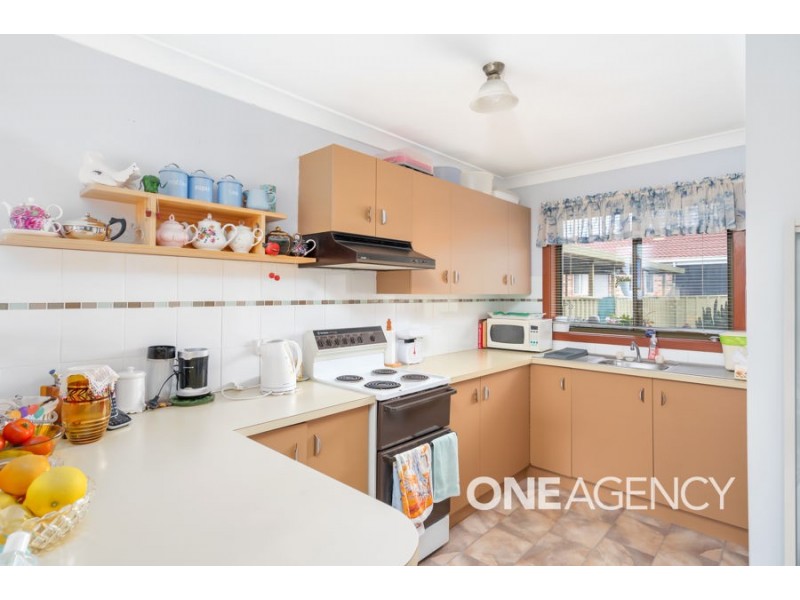 2/10 WEWAK STREET, Ashmont NSW 2650