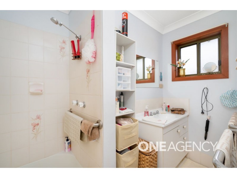 2/10 WEWAK STREET, Ashmont NSW 2650