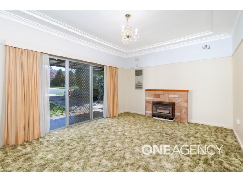 343 LAKE ALBERT ROAD, Kooringal NSW 2650