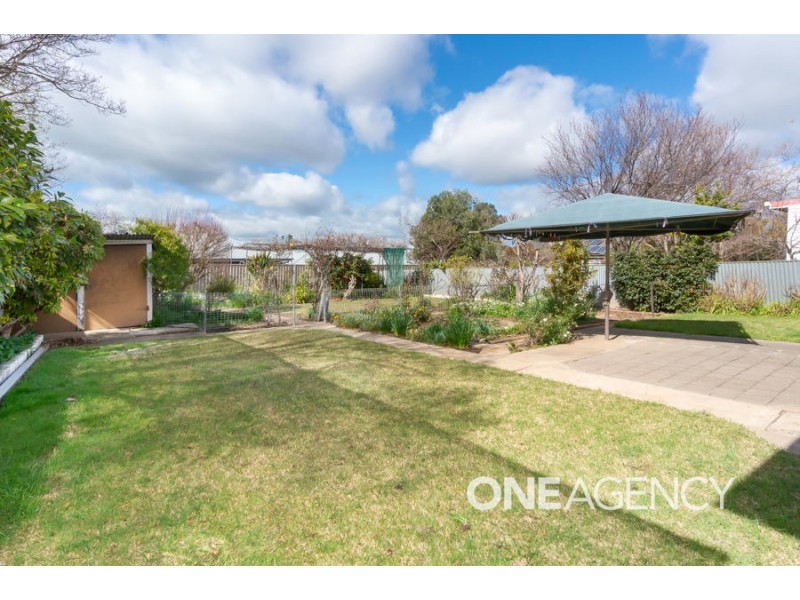 343 LAKE ALBERT ROAD, Kooringal NSW 2650
