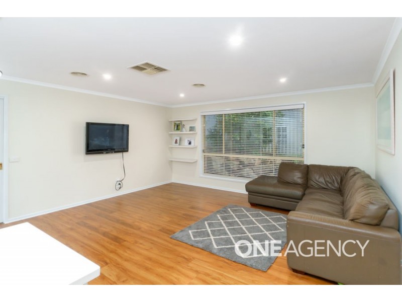 4 LYNDOCH PLACE, Bourkelands NSW 2650