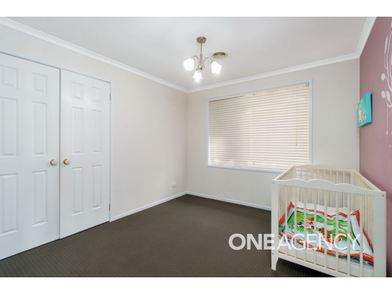 4 LYNDOCH PLACE, Bourkelands NSW 2650