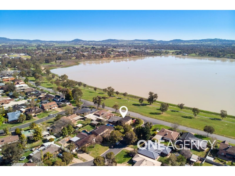29 EASTLAKE DRIVE, Lake Albert NSW 2650