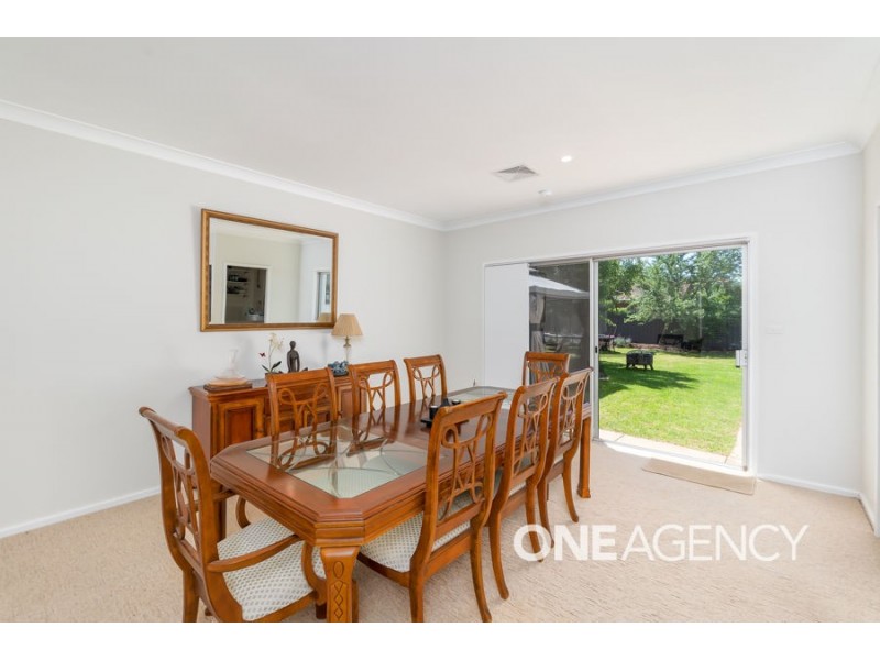 22 DALKEITH AVENUE, Lake Albert NSW 2650