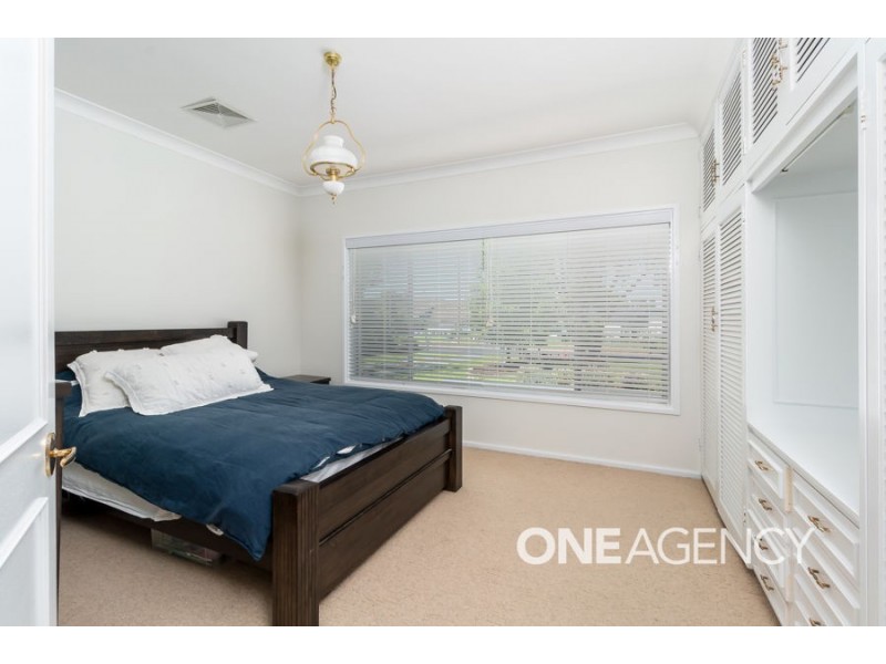 22 DALKEITH AVENUE, Lake Albert NSW 2650