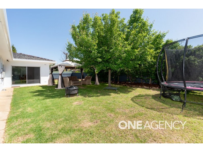 22 DALKEITH AVENUE, Lake Albert NSW 2650