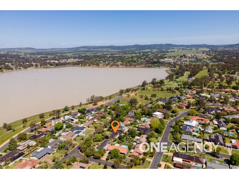 22 DALKEITH AVENUE, Lake Albert NSW 2650