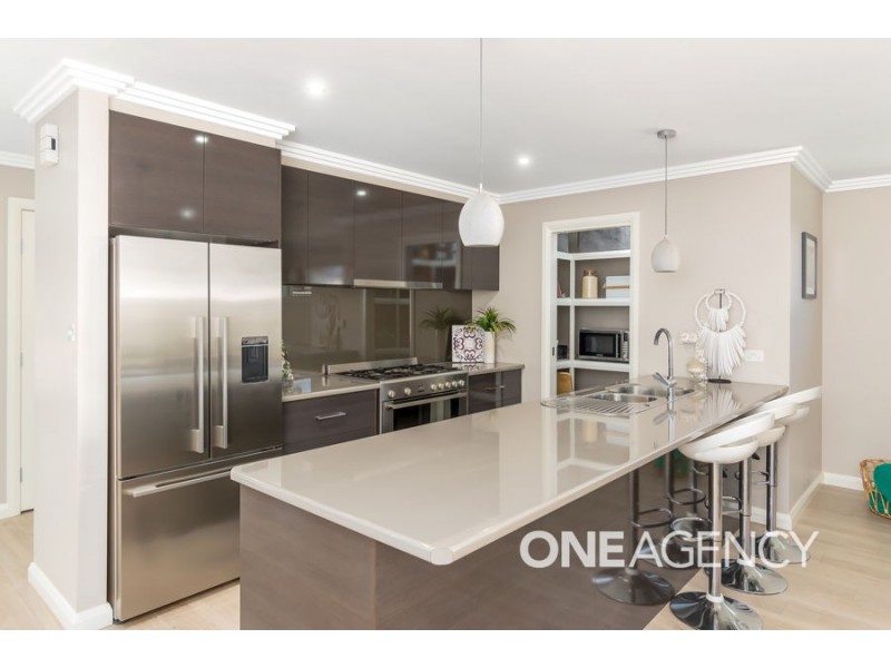25 BARTON AVENUE, Lloyd NSW 2650