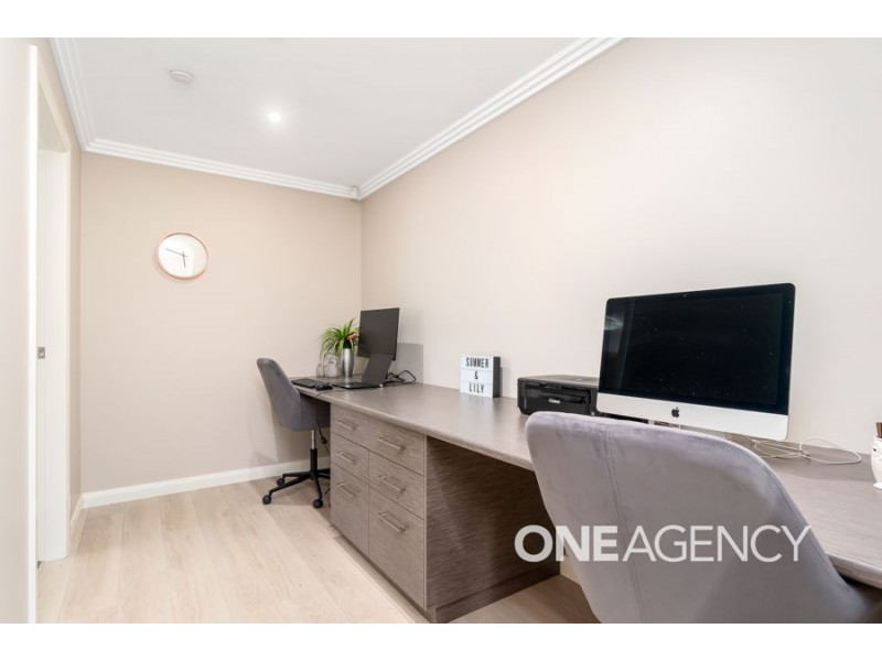 25 BARTON AVENUE, Lloyd NSW 2650