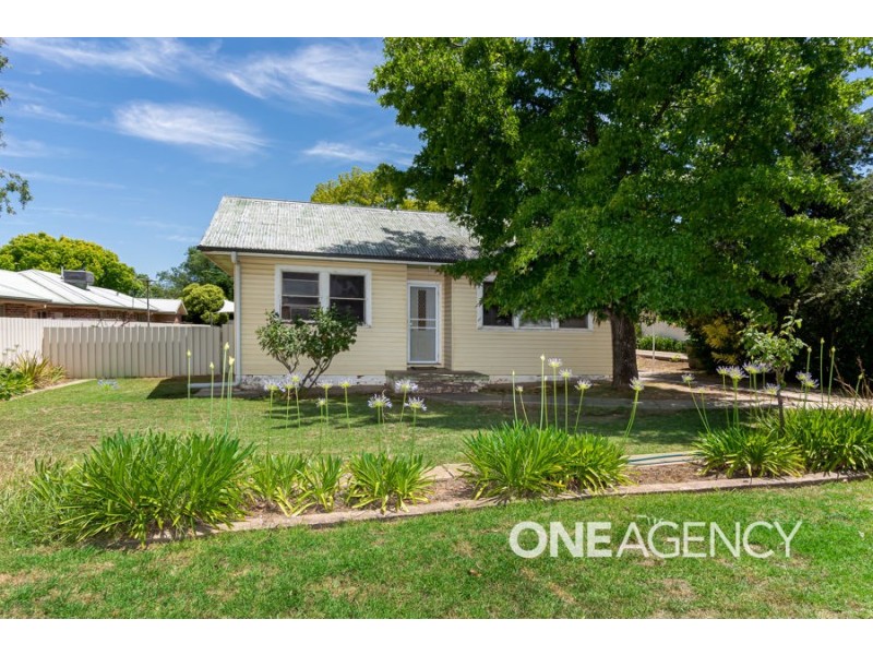 408 LAKE ALBERT ROAD, Kooringal NSW 2650