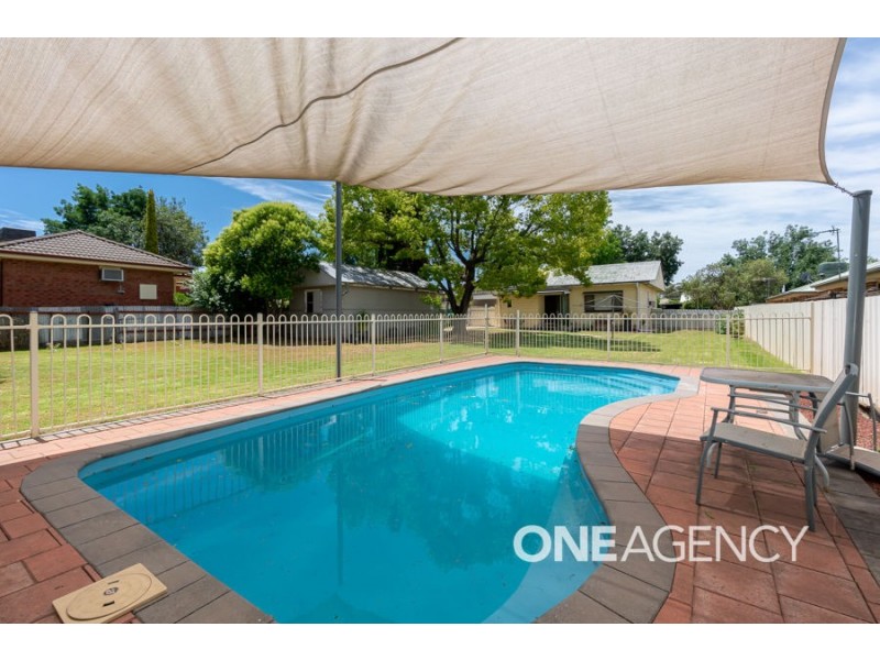 408 LAKE ALBERT ROAD, Kooringal NSW 2650