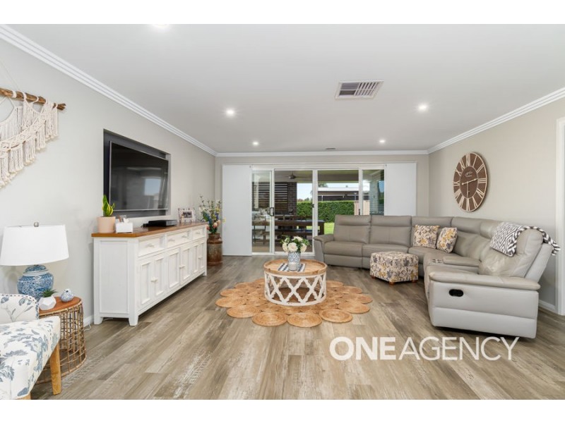 22 GIBSON STREET, Boorooma NSW 2650