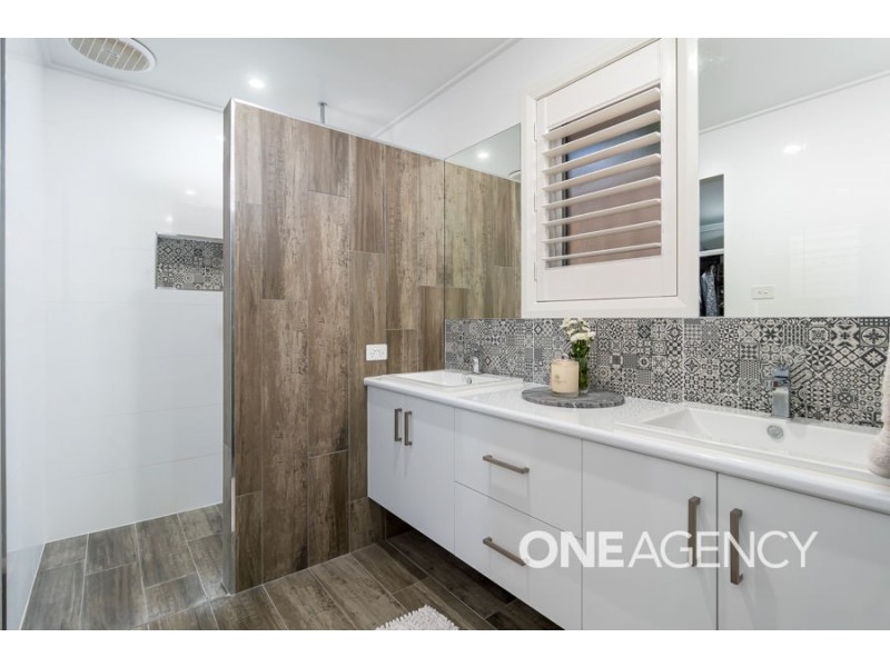 22 GIBSON STREET, Boorooma NSW 2650