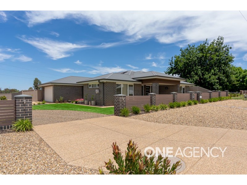 22 GIBSON STREET, Boorooma NSW 2650