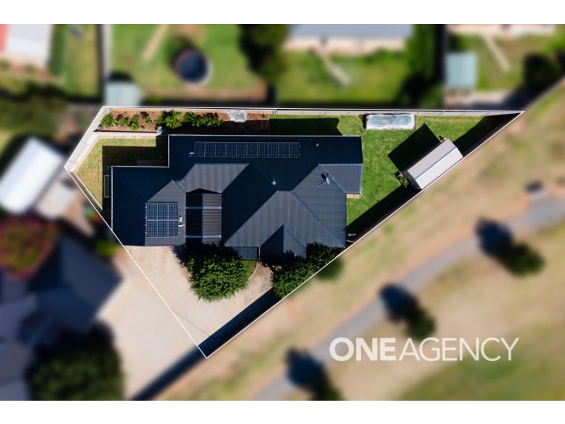 2/7 BEDERVALE STREET, Bourkelands NSW 2650