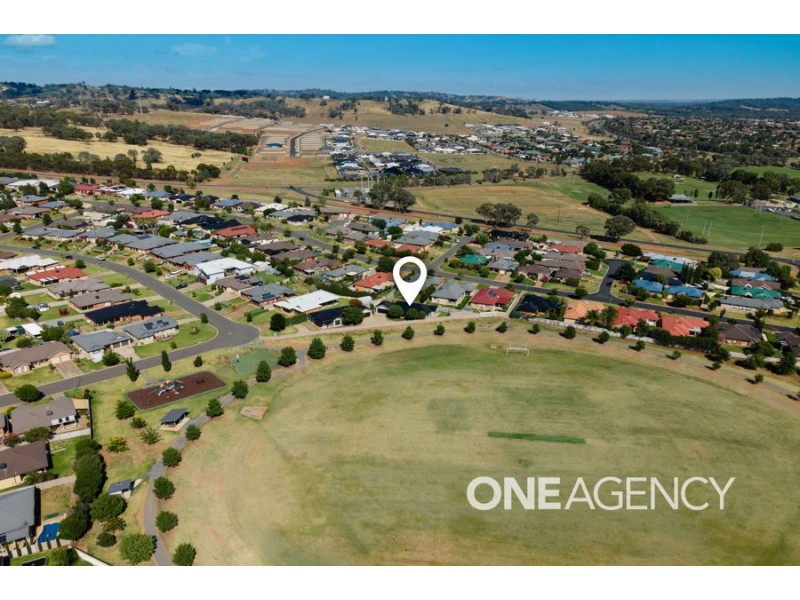 2/7 BEDERVALE STREET, Bourkelands NSW 2650