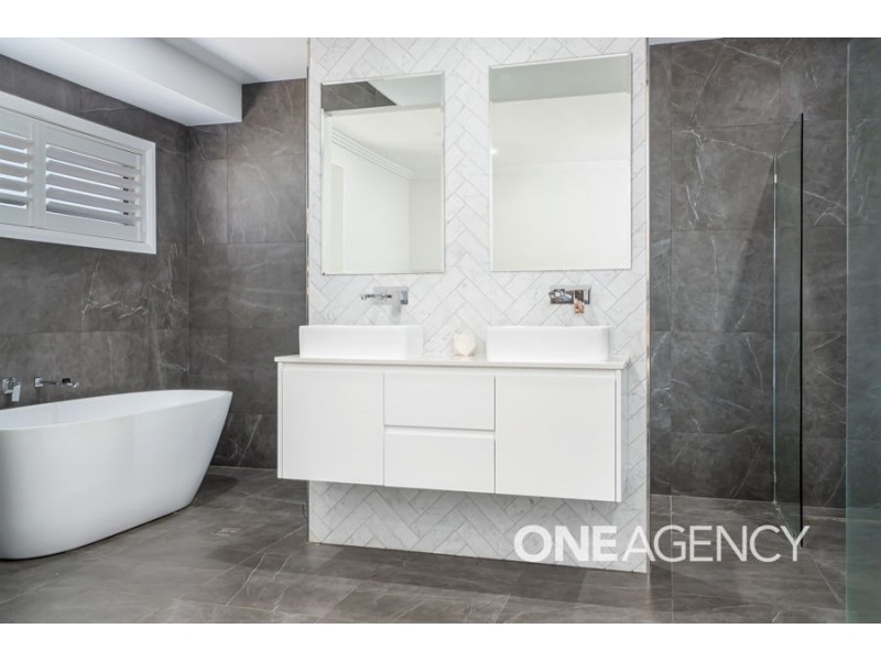 20 WATERHOUSE AVENUE, Lloyd NSW 2650