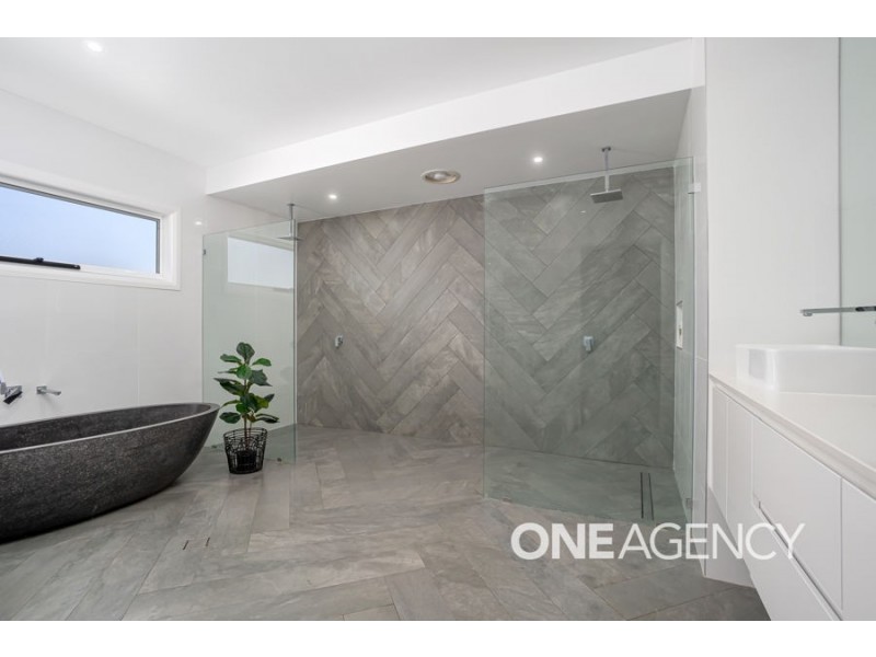 20 WATERHOUSE AVENUE, Lloyd NSW 2650