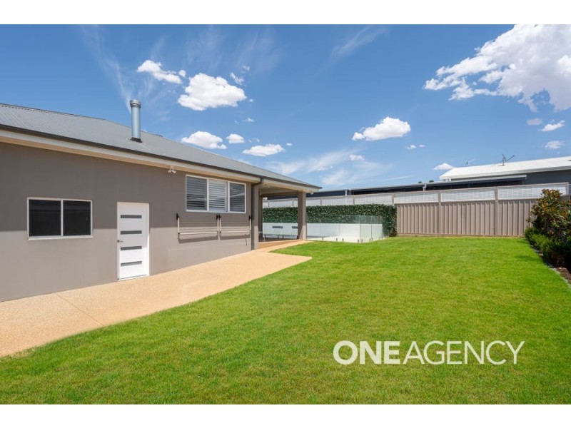 20 WATERHOUSE AVENUE, Lloyd NSW 2650