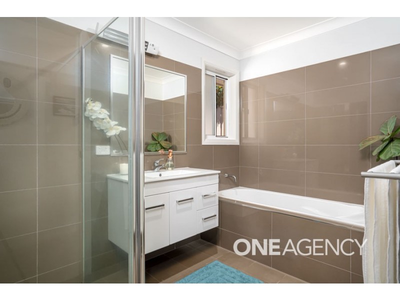 35 BARTON AVENUE, Lloyd NSW 2650