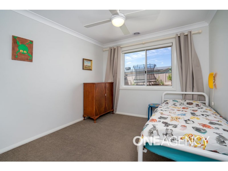 35 BARTON AVENUE, Lloyd NSW 2650