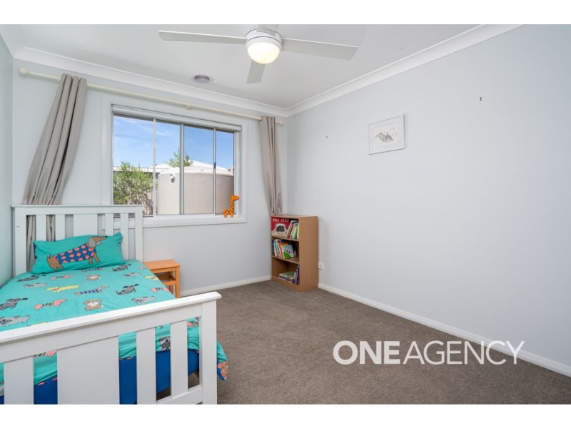35 BARTON AVENUE, Lloyd NSW 2650