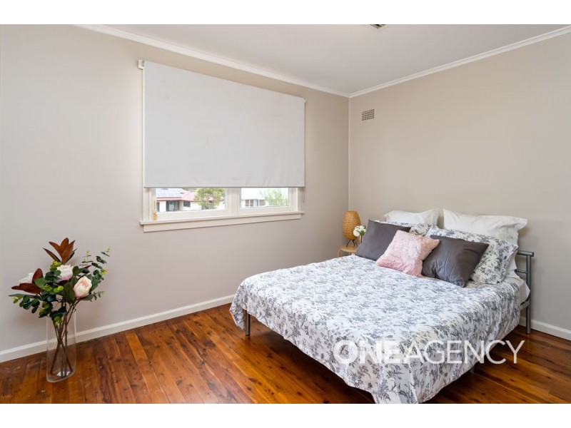 27 GILMORE AVENUE, Mount Austin NSW 2650