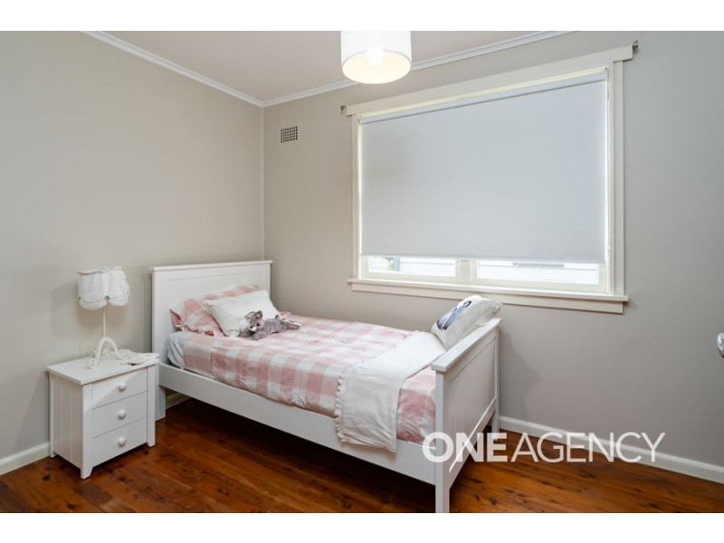 27 GILMORE AVENUE, Mount Austin NSW 2650