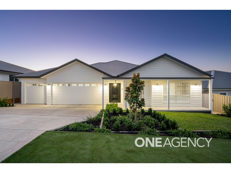 12 BENNELONG CRESCENT, Lloyd NSW 2650