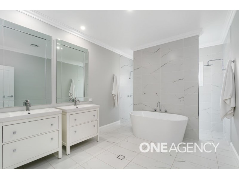 12 BENNELONG CRESCENT, Lloyd NSW 2650