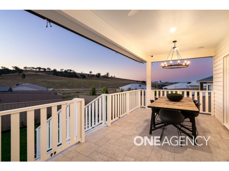 12 BENNELONG CRESCENT, Lloyd NSW 2650
