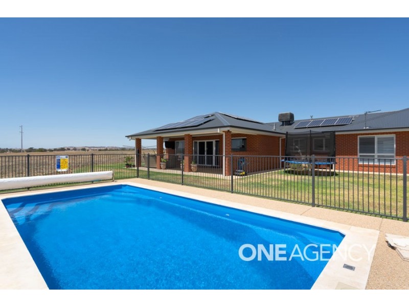 19 MATILDA CRESCENT, Gumly Gumly NSW 2652
