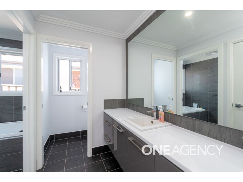 38 FLACK CRESCENT, Boorooma NSW 2650