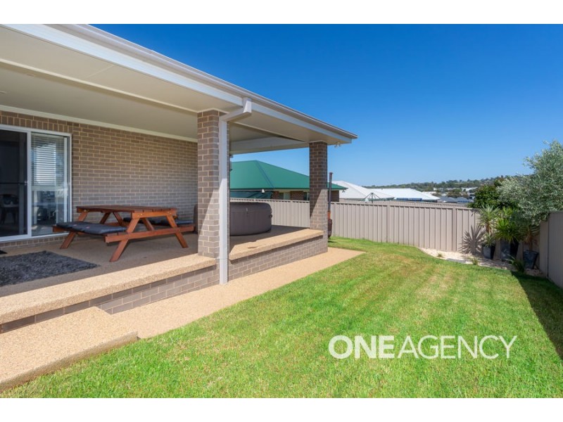 38 FLACK CRESCENT, Boorooma NSW 2650