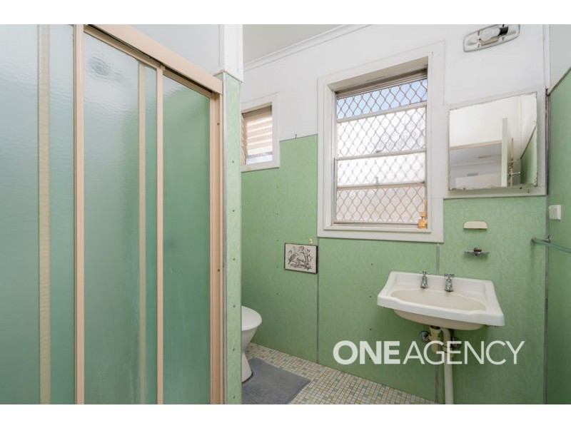 53 HEYDON AVENUE, Turvey Park NSW 2650