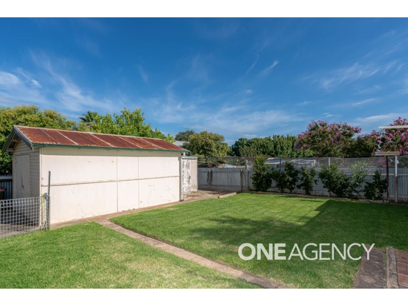 53 HEYDON AVENUE, Turvey Park NSW 2650