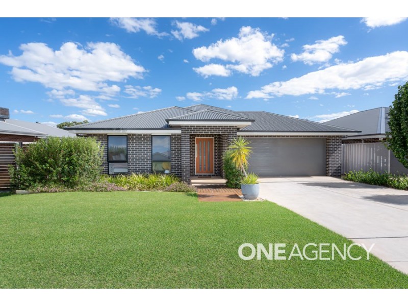 23 YENDA AVENUE, Gobbagombalin NSW 2650