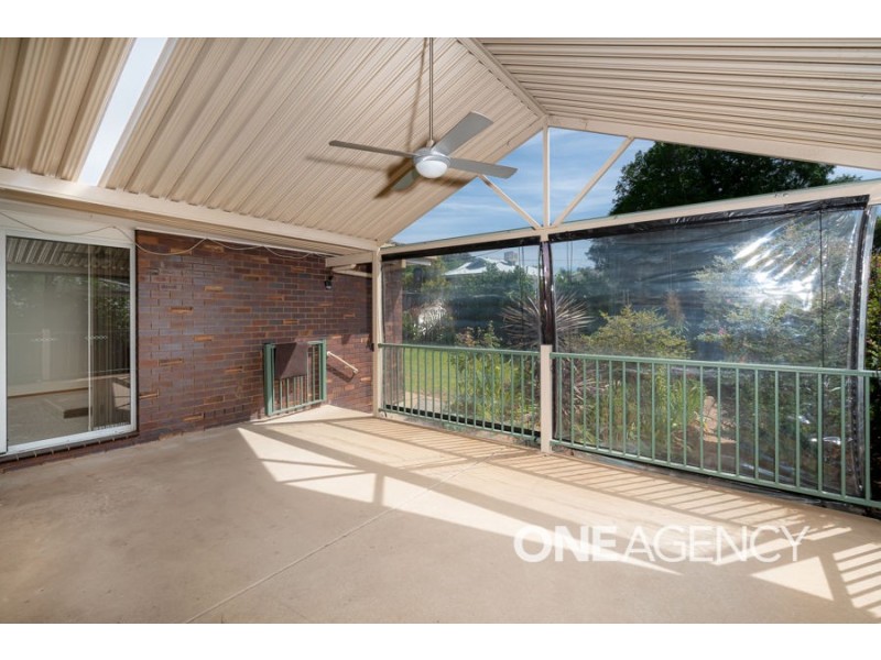 3 HENWOOD AVENUE, Kooringal NSW 2650