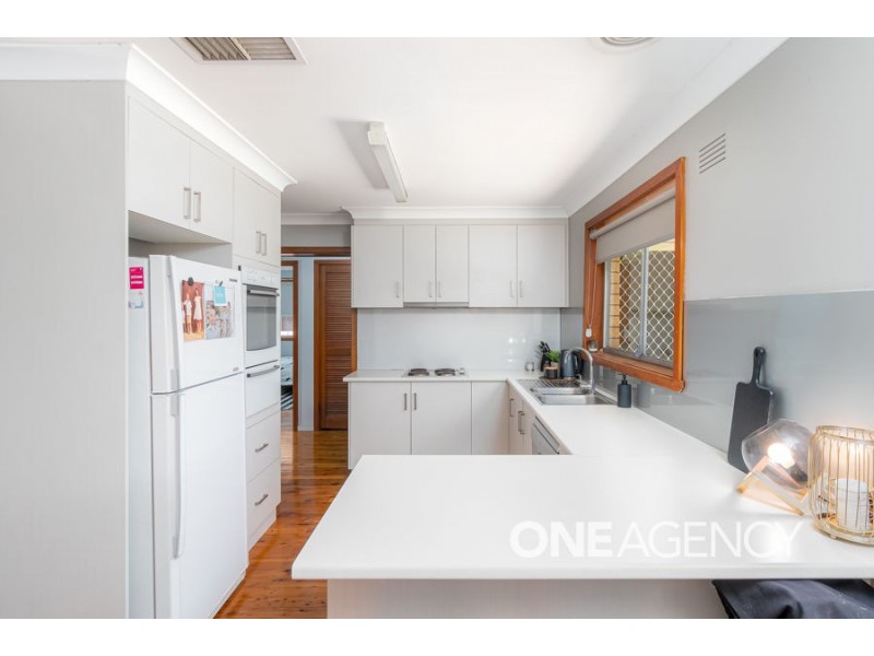 14 MAIN STREET, Lake Albert NSW 2650